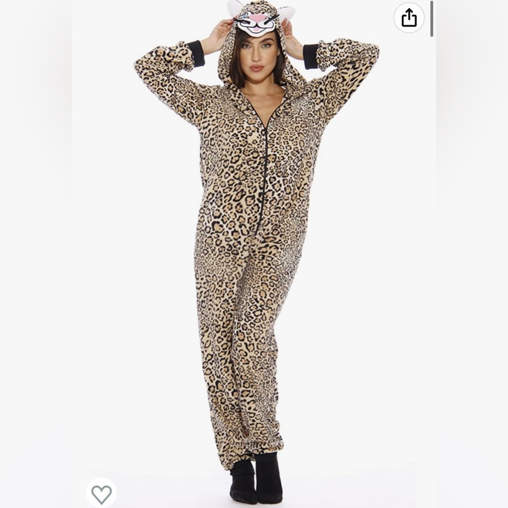 Microfleece Leopard Zip-Up Onesie Pajamas (sz M)